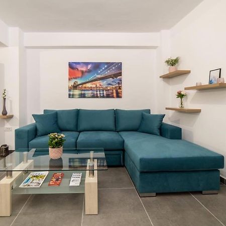 Brand New Aprt With Backyard In Lycabettus Hill ! Atenas Exterior foto