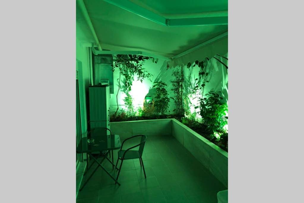 Brand New Aprt With Backyard In Lycabettus Hill ! Atenas Exterior foto