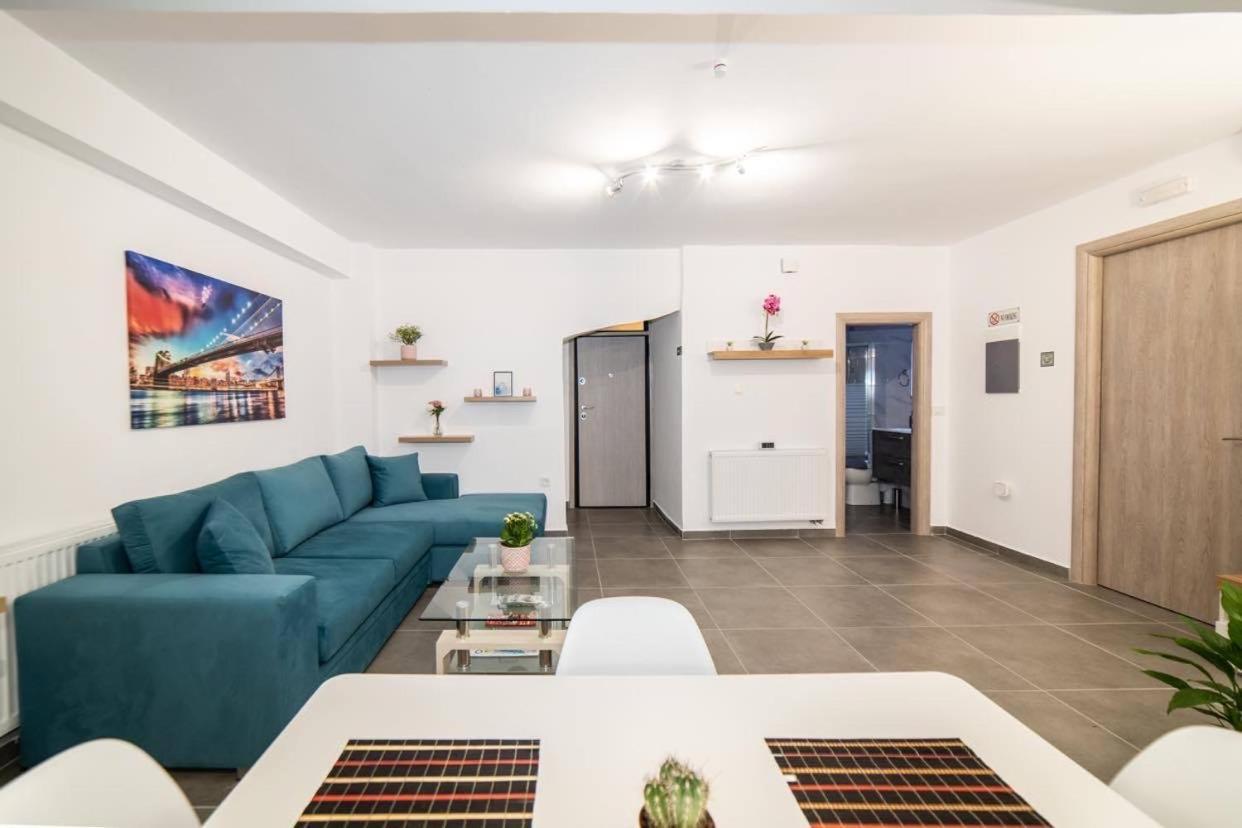 Brand New Aprt With Backyard In Lycabettus Hill ! Atenas Exterior foto