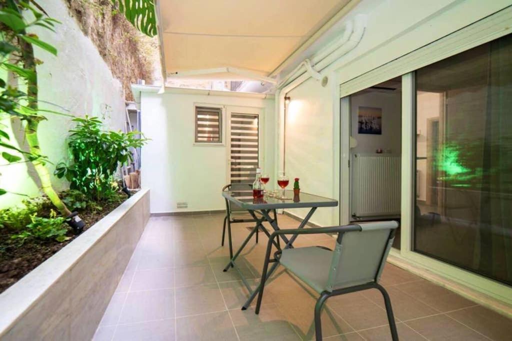 Brand New Aprt With Backyard In Lycabettus Hill ! Atenas Exterior foto