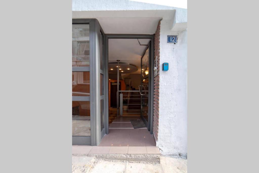 Brand New Aprt With Backyard In Lycabettus Hill ! Atenas Exterior foto